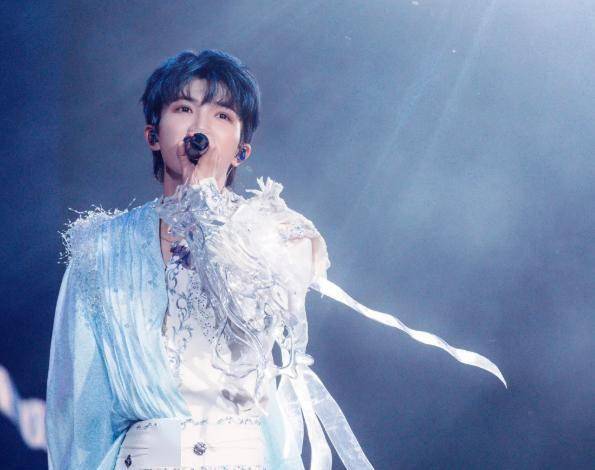 《奔跑吧》丢脸丢到国外！被新加坡等国媒体报道，节目组忙着控评