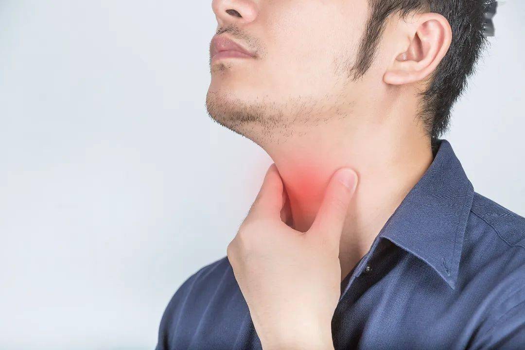 男子嗓子疼数月查出口咽癌，罪魁祸首竟是HPV！医生：夫妻间这事是祸根
