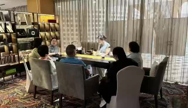 武汉职工疗养院迎来新就业群体 万名快递小哥享受“带薪休假”