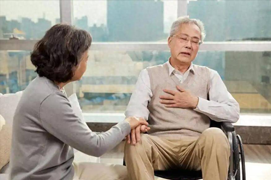 天气炎热，医生叮嘱慢阻肺患者：宁愿打打麻将，也别轻易做这4事