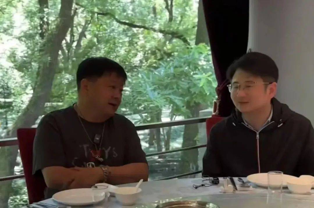 洪剑涛去龙井村喝茶被怼后续：店家两度登门致歉，双方达成和解