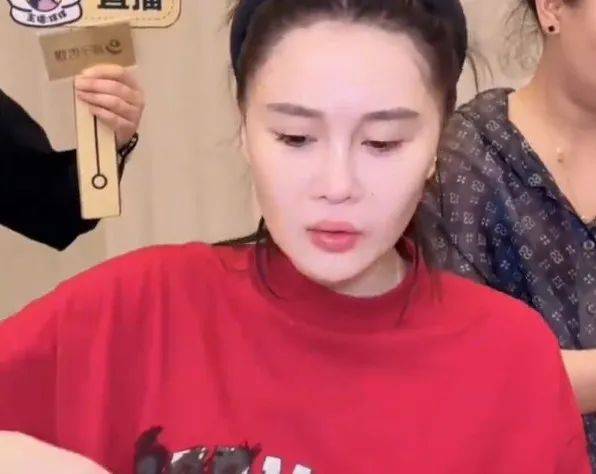 赵本山女儿重度抑郁症复发，直播中回应：4天没进食