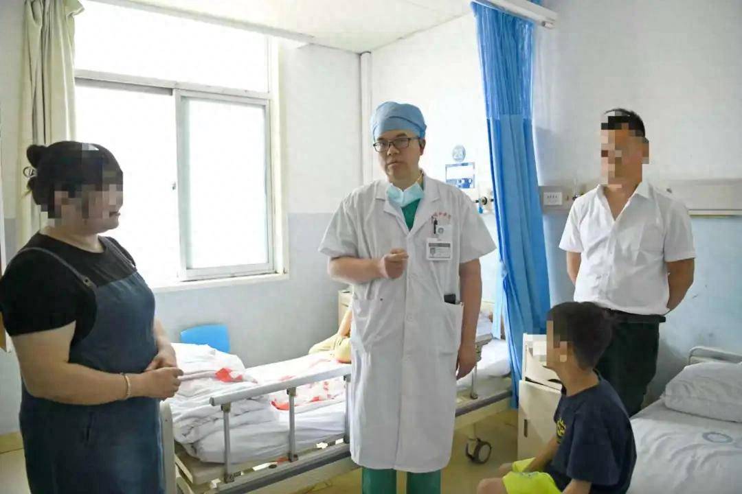 “紫娃娃”心脏多处畸形，超高难度矫治术，重塑心脏血液通路