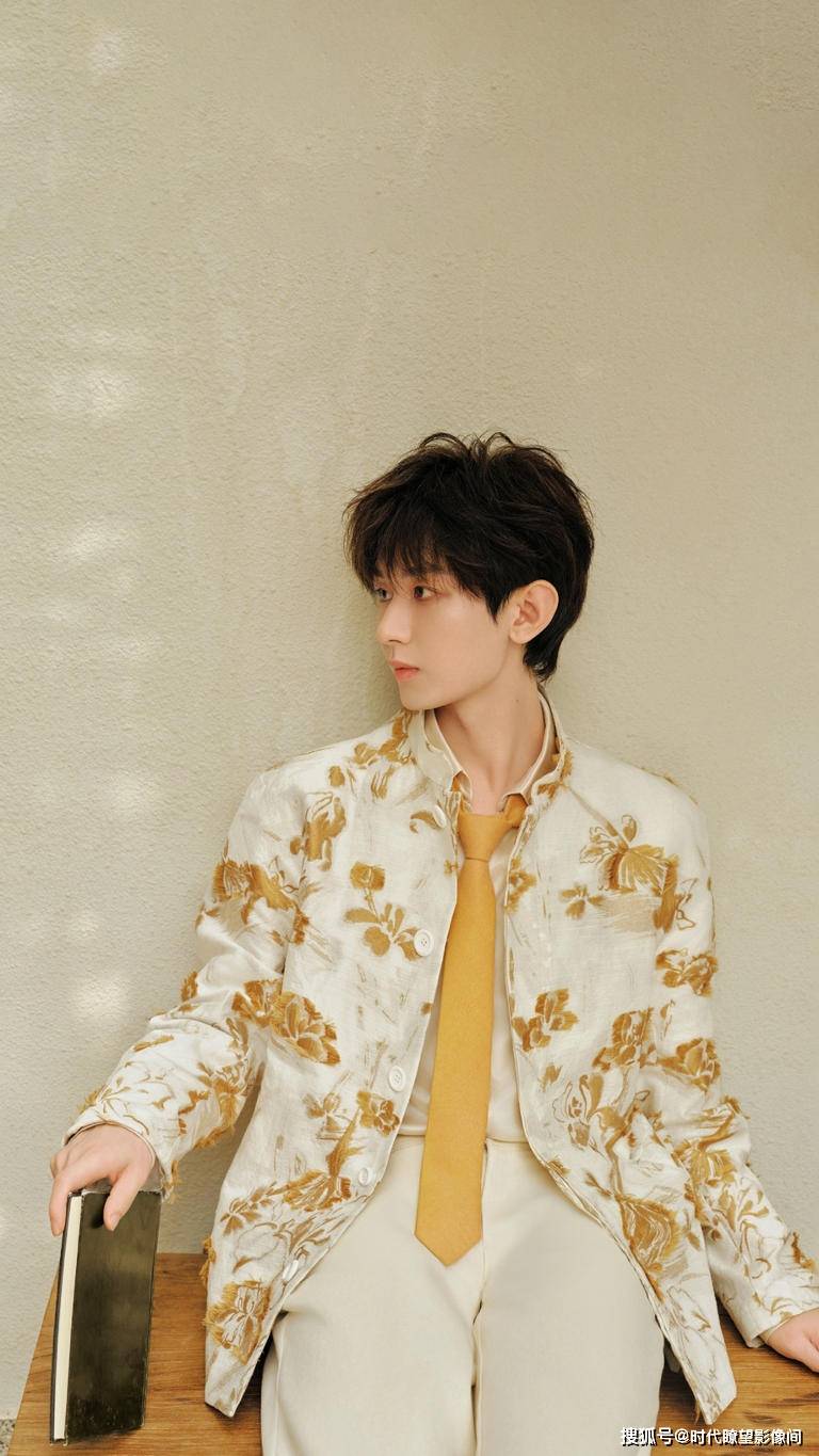 原创            成毅暑假档营业，新剧综艺齐发，要爆了？