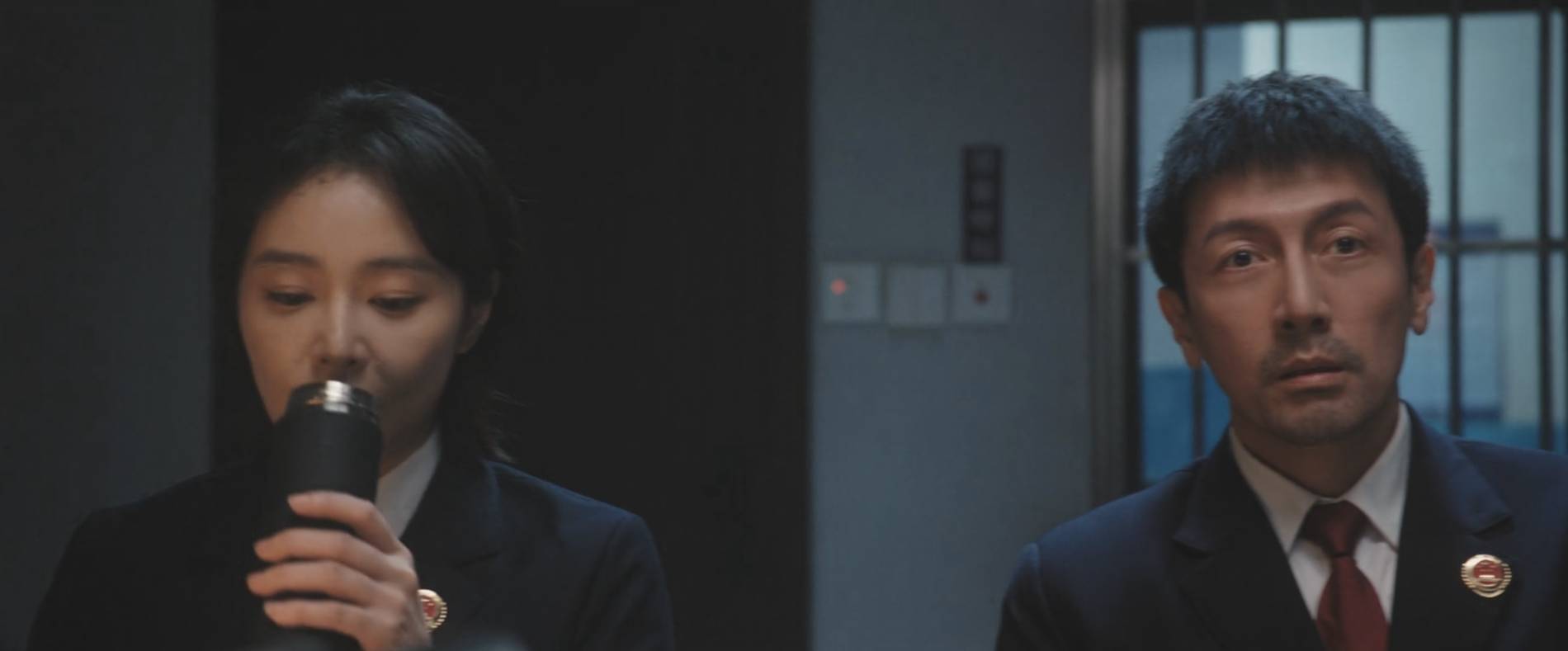 原创            《正当防卫》角色脸谱化，各演各的，逻辑强硬，人情味杂乱