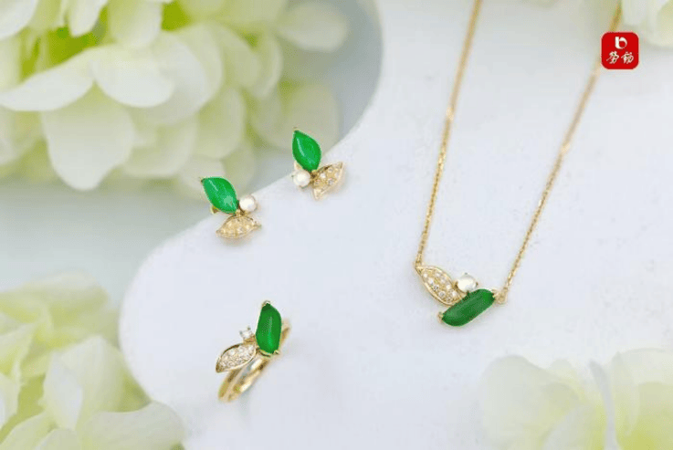 承古韵，焕新姿！老凤祥这两款国风翡翠珠宝尽展东方雅致