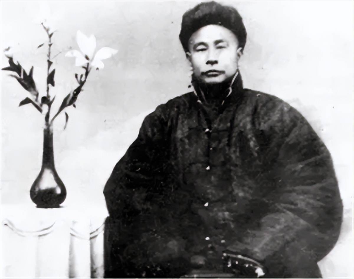 原创            霍元甲和慈禧的保镖比武，两招就转身离去，知情人：对方纹丝未动