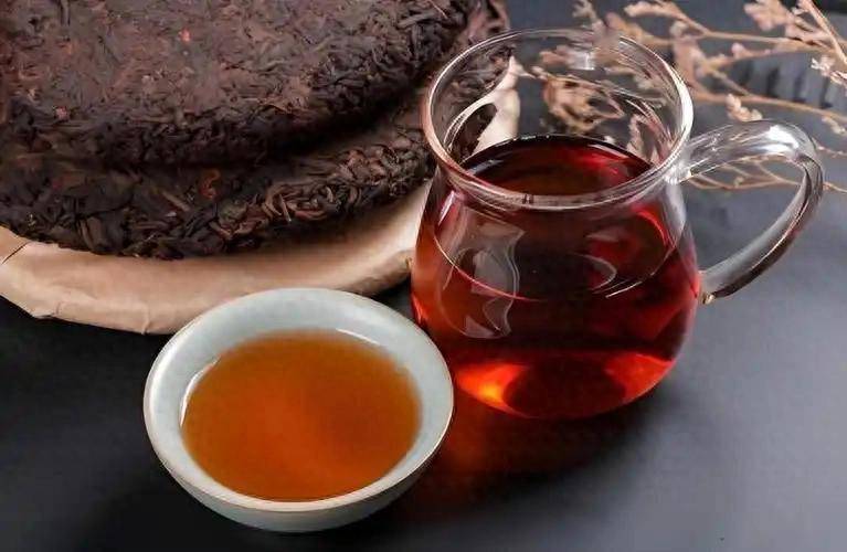 茶叶是血糖“凶手”？医生劝告：若想血糖正常，这3种茶少喝为妙