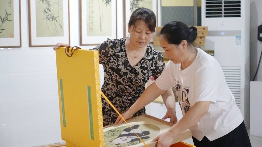 青神竹编亮相北京紫竹院 非遗魅力绽放首都