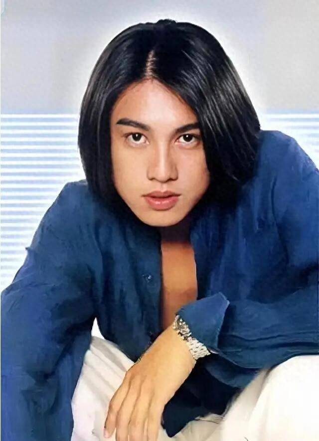 原创            46岁朱孝天消息坦言，和F4其他成员不熟！除了工作没任何交集