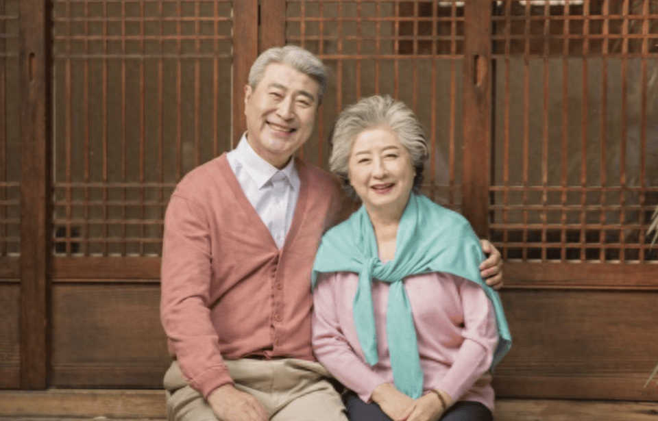 原创            为什么很多男人到了六十岁就远离自己的老婆呢？主要因为是这几点