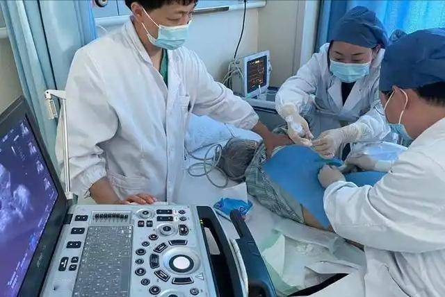 胆囊切除的人越来越多？医生苦劝：天热宁可挨饿，也别多吃这3物