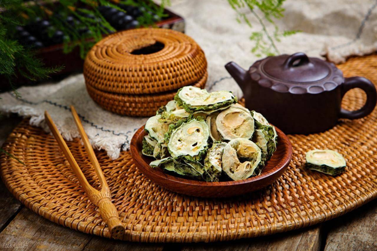 苦瓜茶虽苦却藏着宝！清热控糖还助消化，这些功效别错过