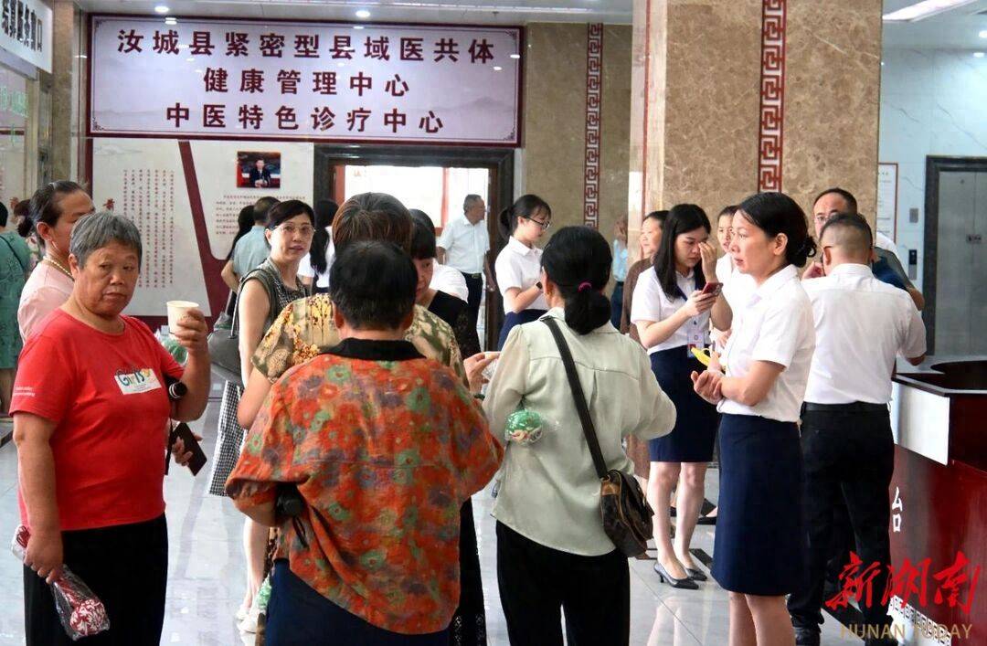 汝城华佗楼里飘药香 中医药夜市预热引市民热捧