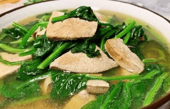养生：喝菠菜猪肝汤的好处
