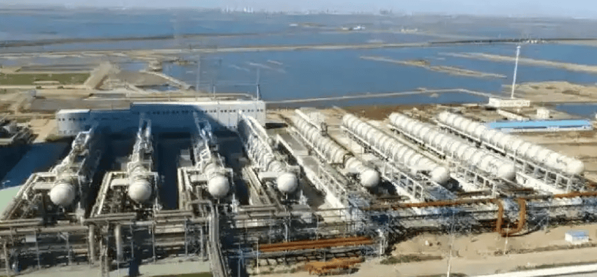 300万/发天价拦截弹变"自毁弹"！32枚导弹炸瘫中东霸主：燃油断供、钻石湮灭、科技外逃