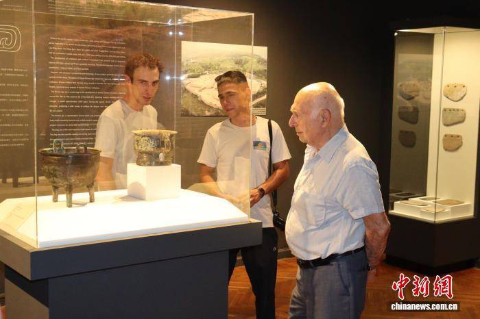 山西史前玉器在亚美尼亚展出 展现中国早期玉文化发展脉络