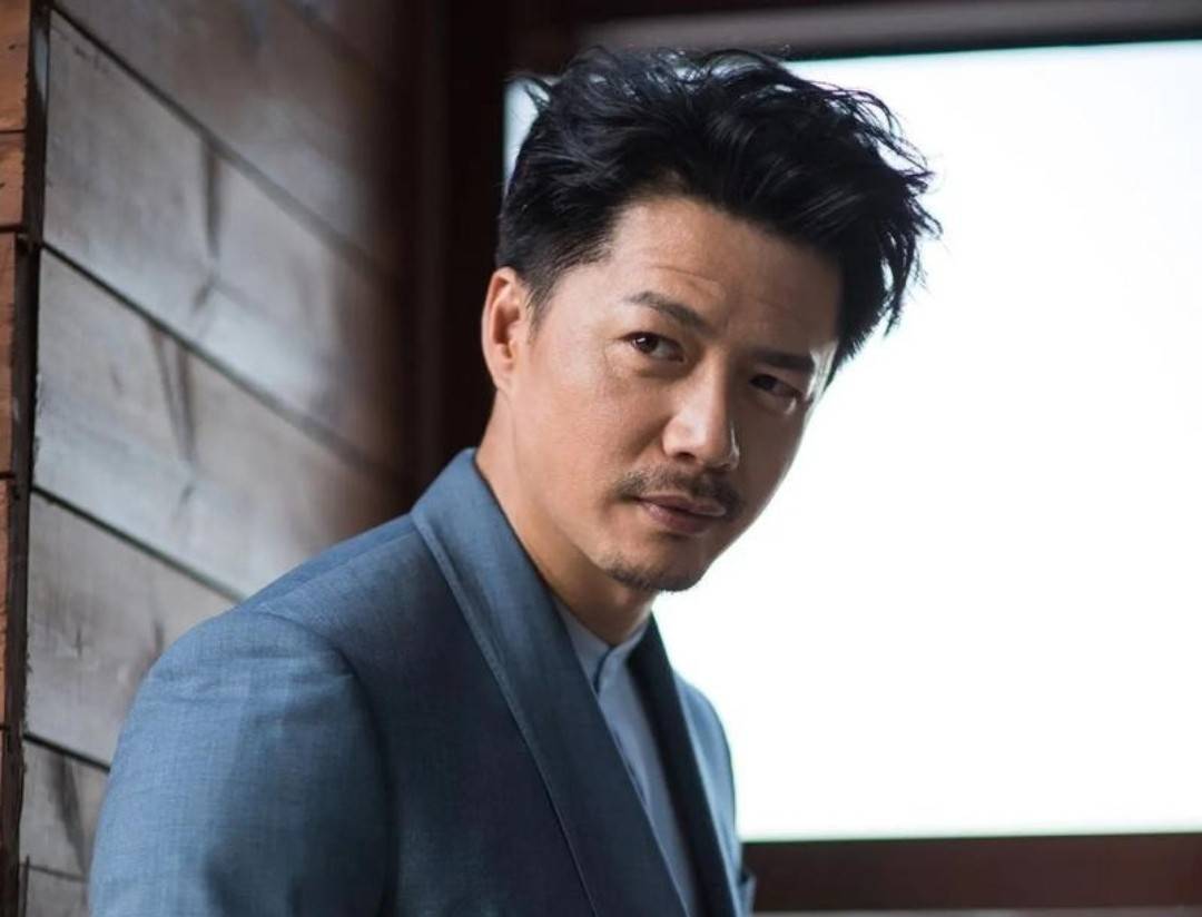 原创            《扫毒风暴》段奕宏：21岁考中戏，今成老戏骨，娶师妹11年零绯闻