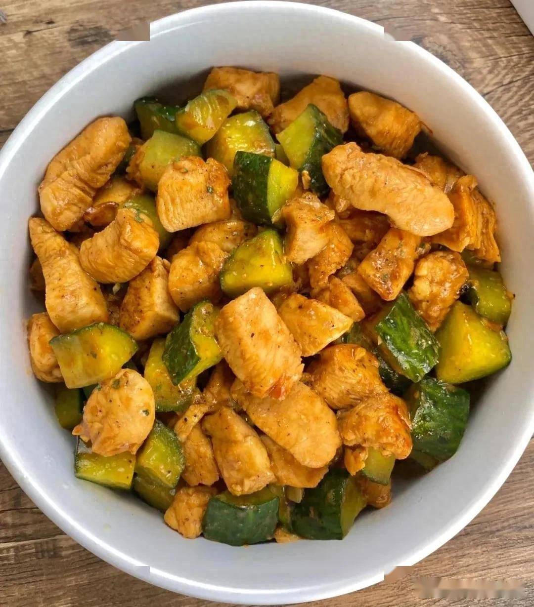 入伏后，中老年人别忘了吃九样，祛湿寒，健脾温阳，舒服度苦夏