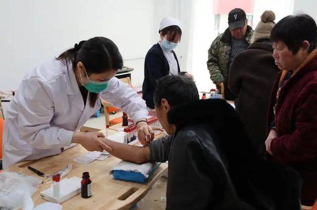 经常散步，能降血脂？医生：降血脂有4个“最佳方法”，早点了解