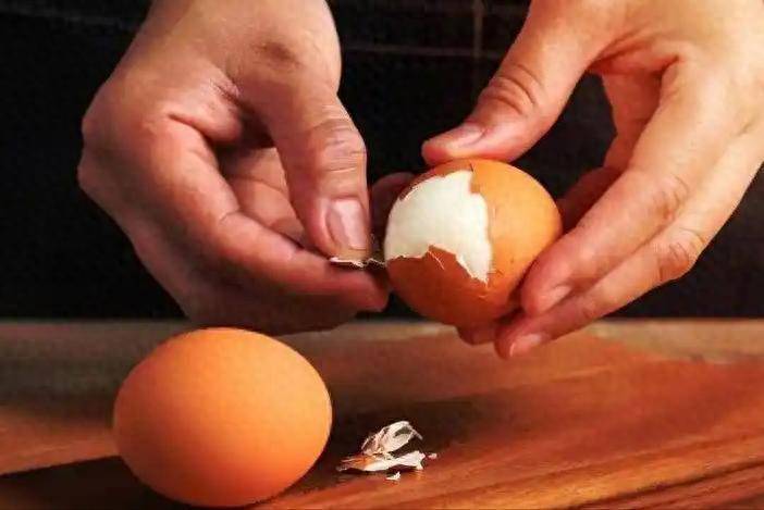 鸡蛋是血肌酐“加速器”？医生苦劝：想要血肌酐稳定，少吃这4物