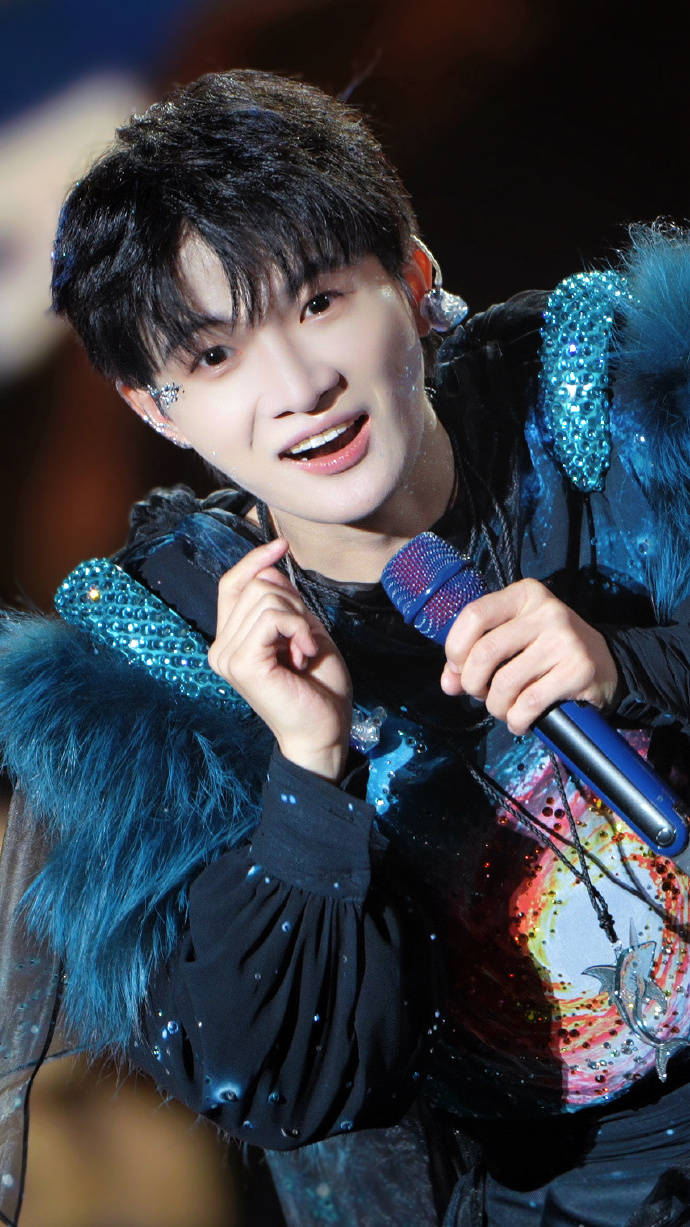 周深回应录制《奔跑吧》遭拖拽:难免会有些磕磕碰碰！放心我没有大碍