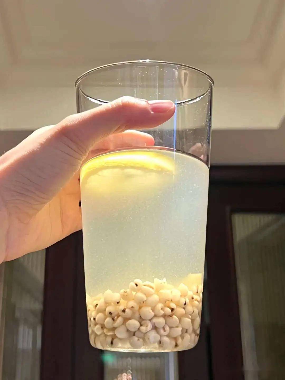 外婆煮薏仁水，浸泡时加1料，祛湿不寒脾胃和，中医科同事都认可