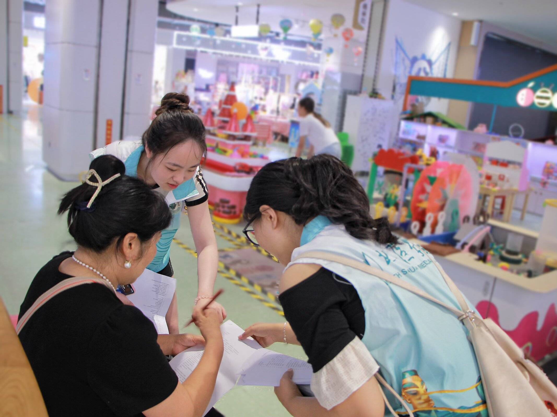 运动医学与康复学院赴广汉三下乡实践团队开展职业健康调研