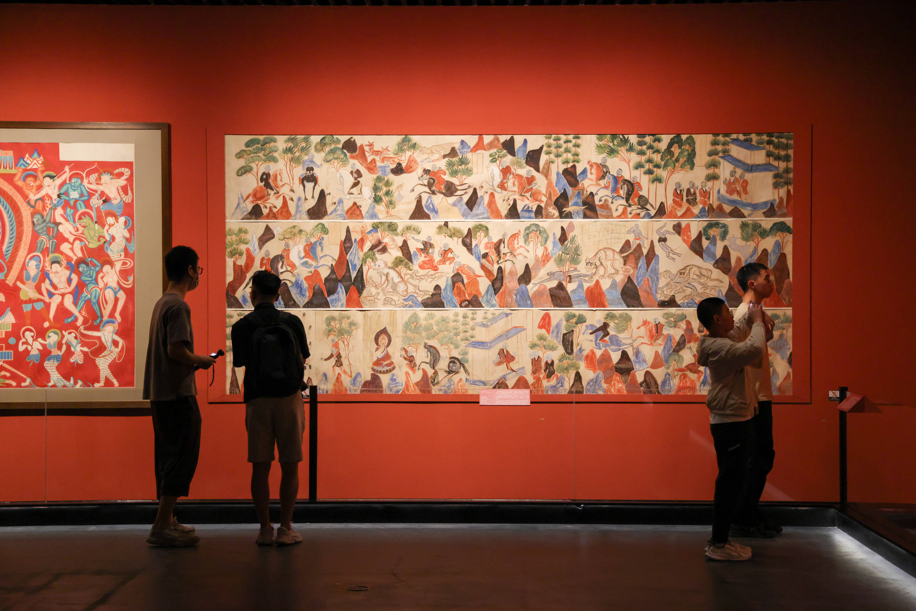 “大成敦煌——敦煌文化艺术大展”在深圳开展