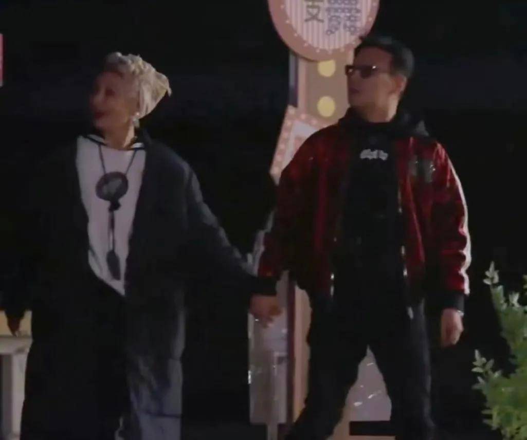 原创            宁静的一场直播，喊话要“小鲜肉”，终究还是给足了汪峰“体面”