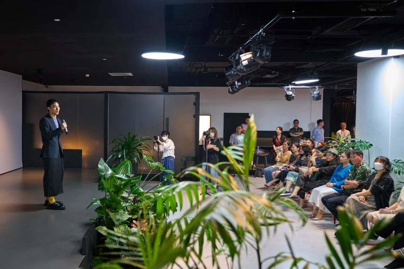 新生代艺术家高海朕个展《印记·天上掉下小圆饼》在上海K11美术馆举办