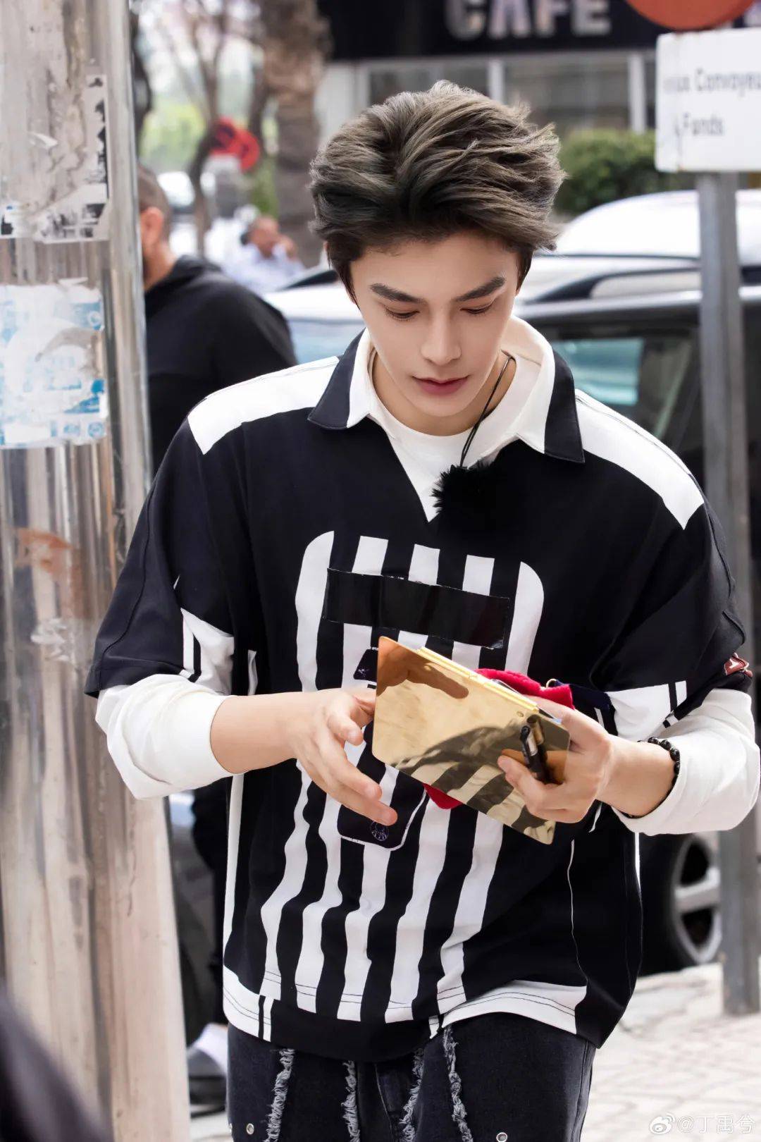 星女郎当小三被亲妈拉黑？丁禹兮帮伊能静儿子？胡一天低价求戏拍？王大陆陪女友？姨太问答