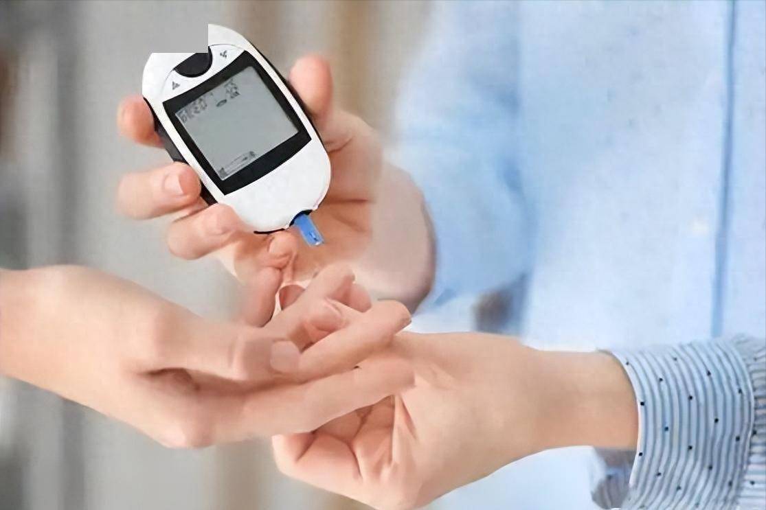 吃西瓜能稳血糖？医生提醒：夏季吃西瓜，能防3病，但这些人别吃