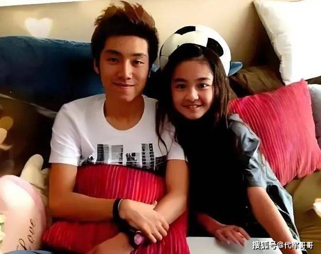 原创            8岁恋上老师，12岁官宣恋情，这对特殊情侣，如今还在一起吗？