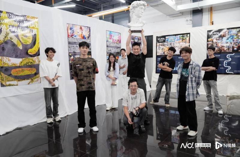 突破学科边界，他们以提示词和AI算法辅助艺术创作