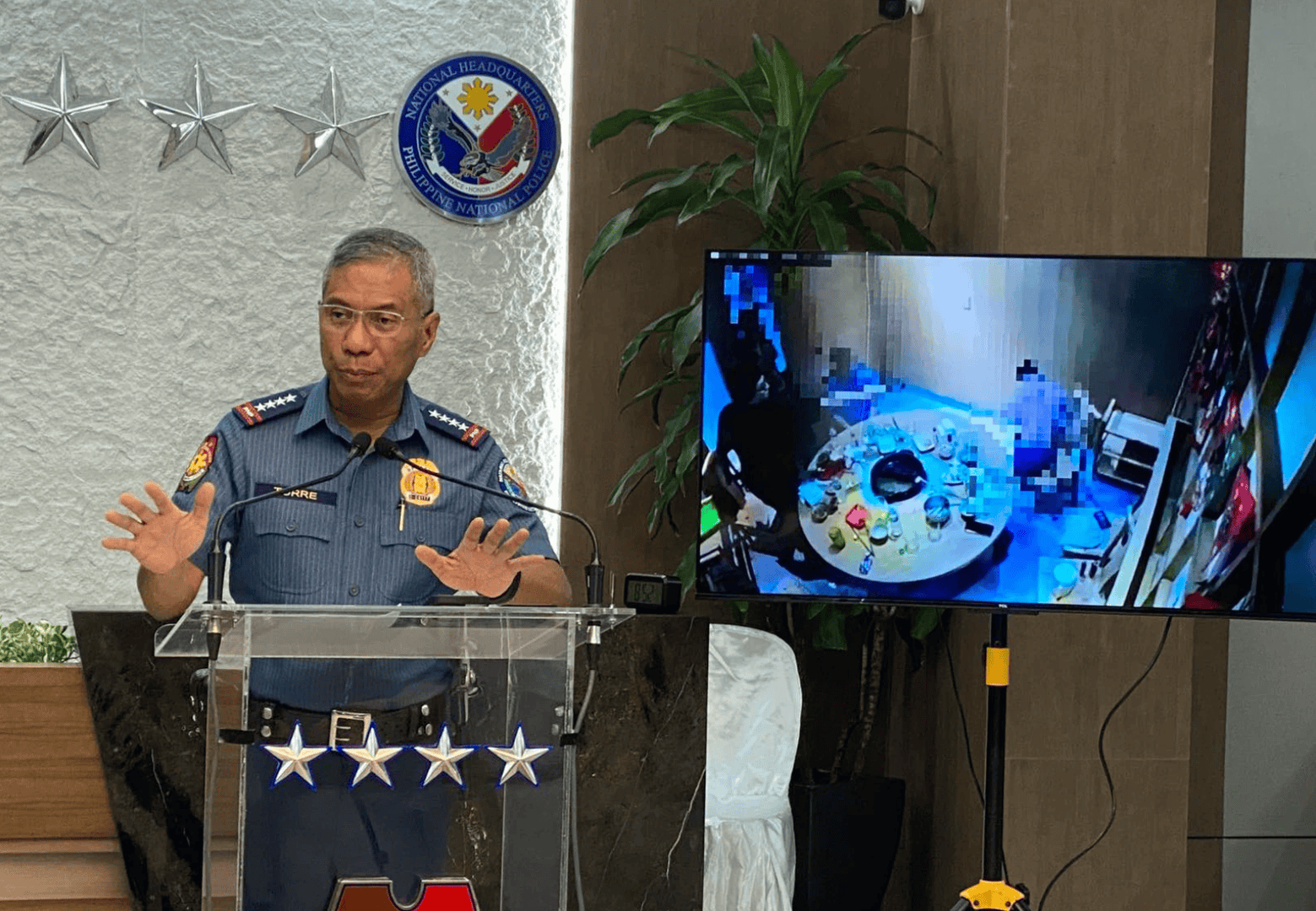 连开七枪射杀一中国男子，菲律宾火锅店枪击案嫌疑人落网！还涉嫌绑架14岁中国男孩