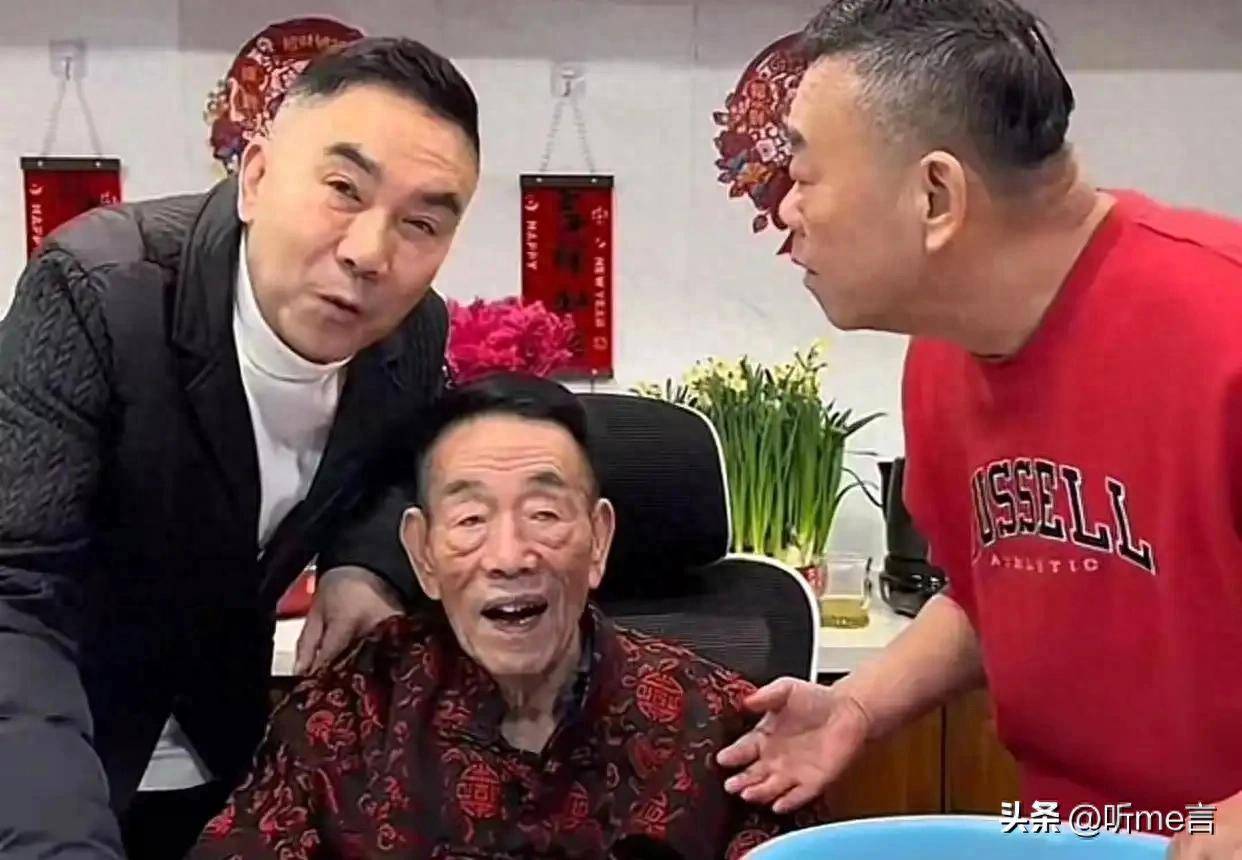 原创            杨少华可以含笑九泉了！冯巩和杨议联手保全他最后的体面