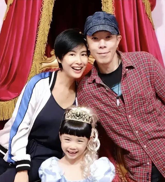 “紫霞仙子”近况曝光！与关宝慧自拍仙气十足，新剧与黄宗泽合作