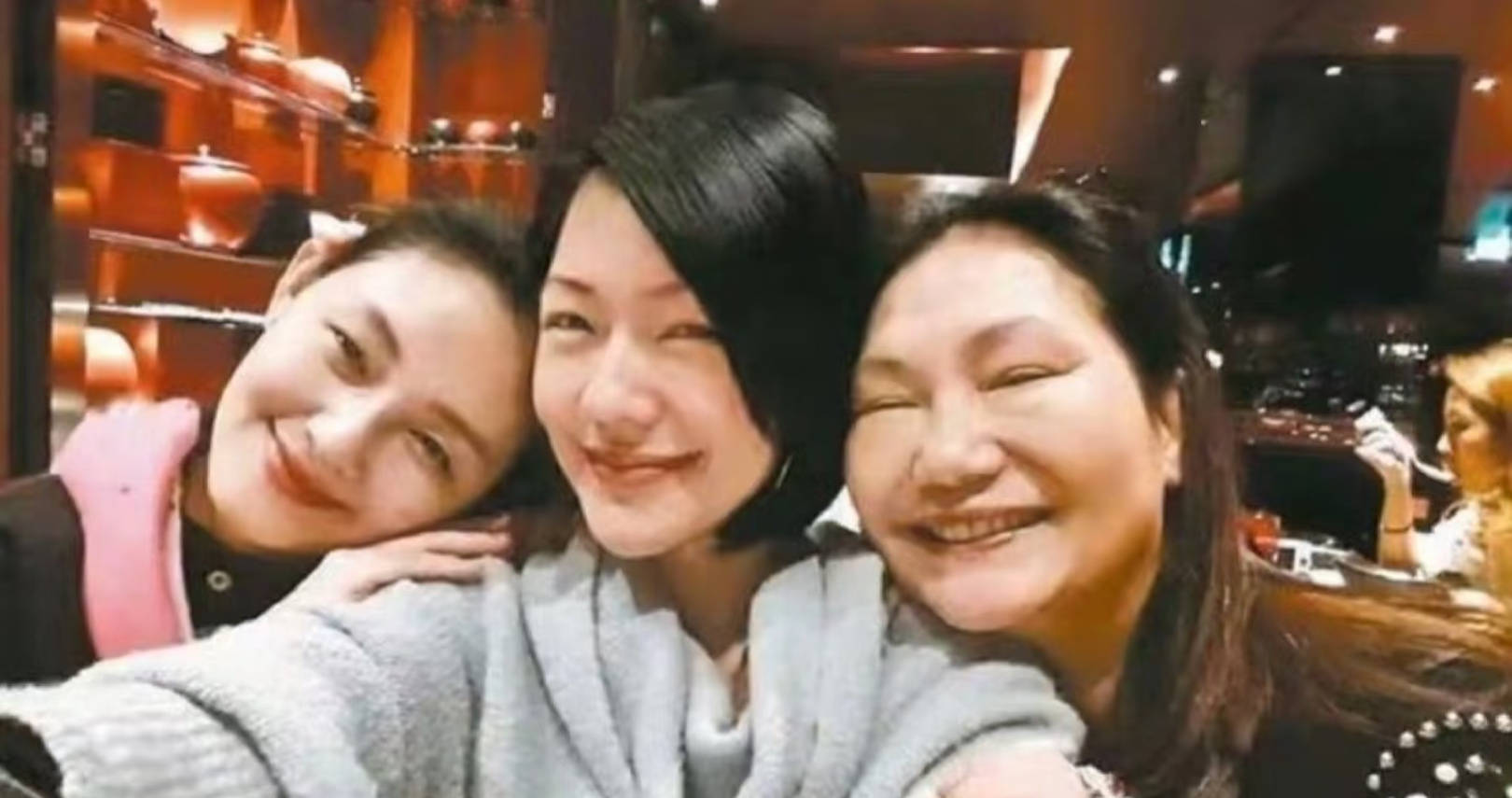 S妈思念大S到失眠无助 凌晨发文喊救救我