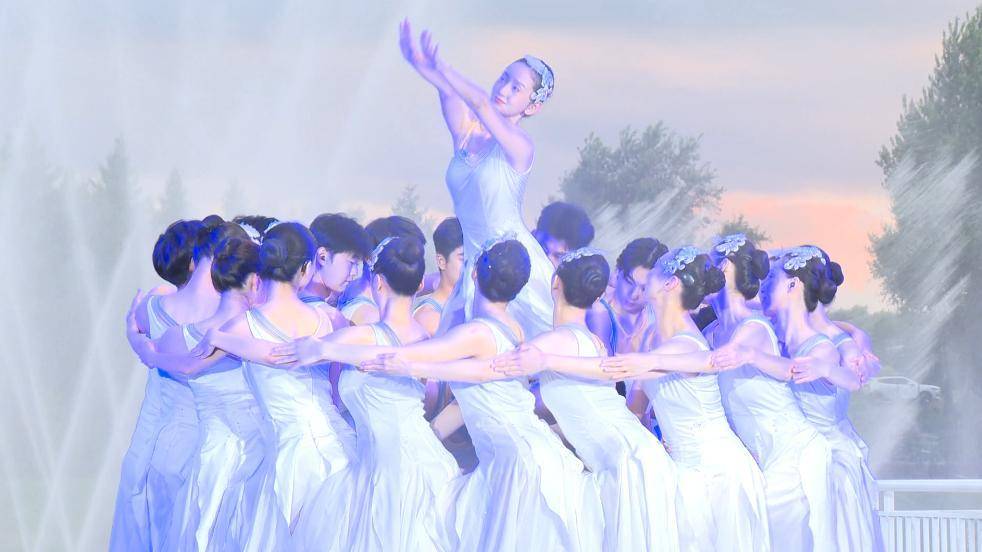 中国残疾人艺术团《我的梦》专场演出走进铁力