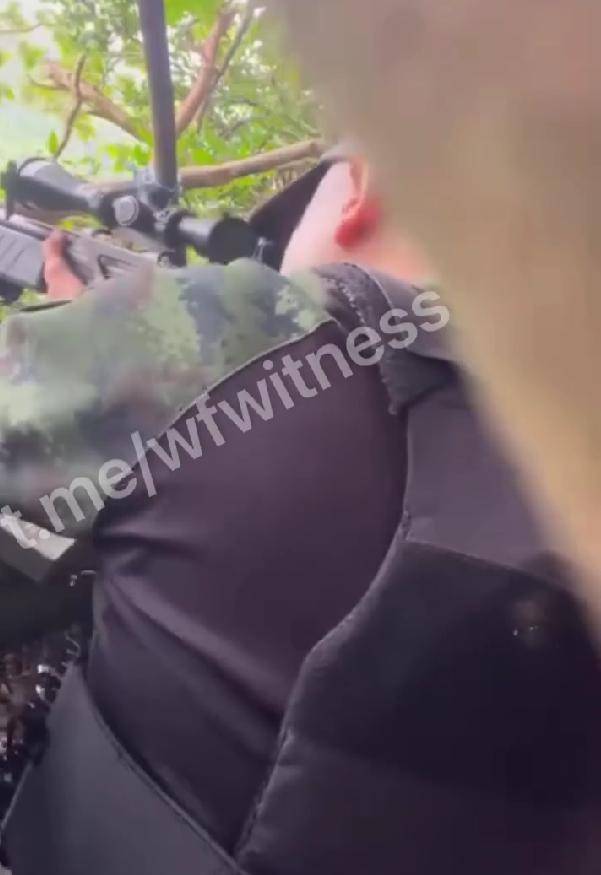 泰国狙击手开火，中国85高机打出超越射击，柬埔寨战士光膀子打81