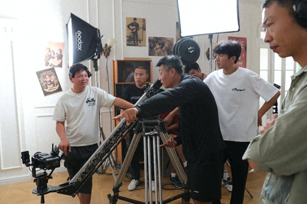 从郑州到全球：短剧“7天极速生产”抢占海外流量