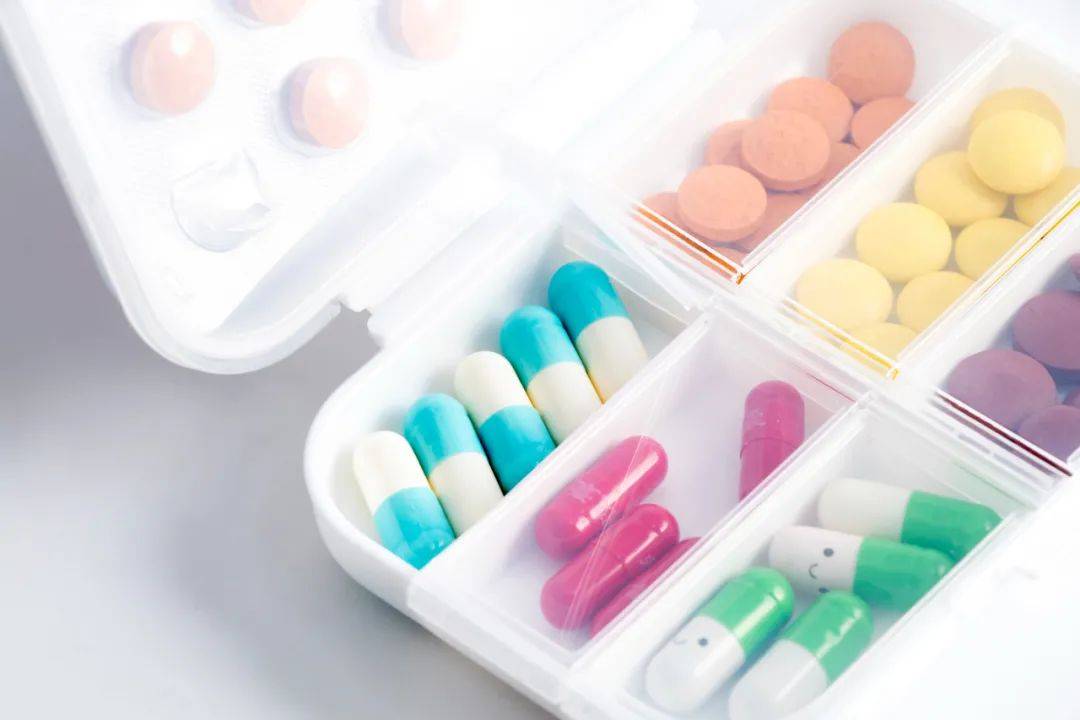 长期服用抗抑郁药物，怎样把肝肾损伤降到最低？