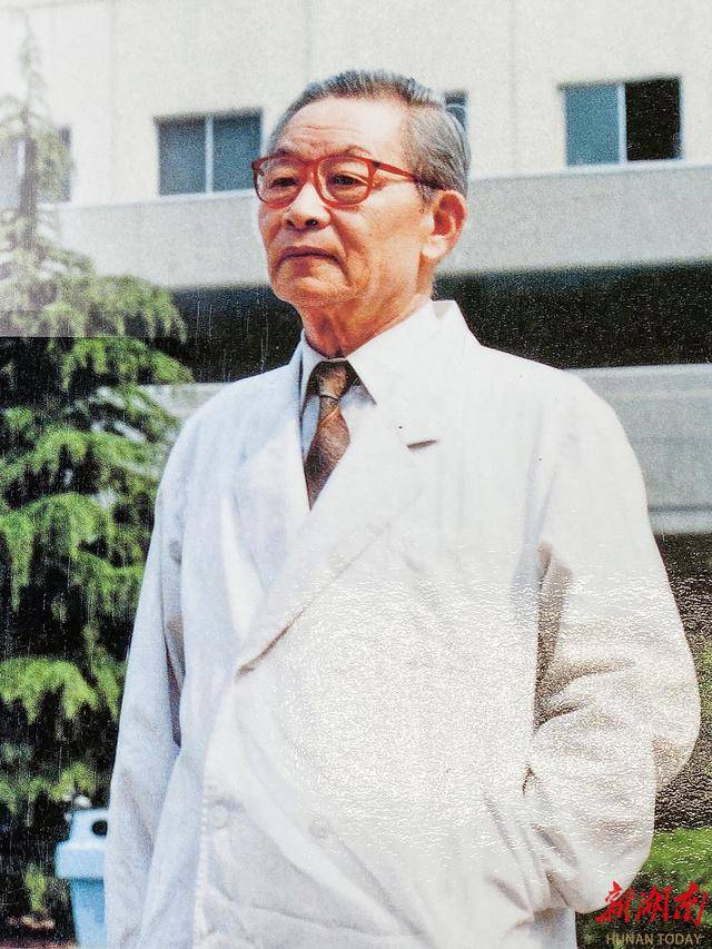 全国两位医学界人士获“七一勋章”