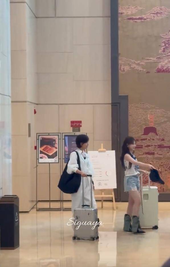 原创            浪姐6团综录制，明星阵容亮相，叶童王珞丹侯佩岑现身长沙