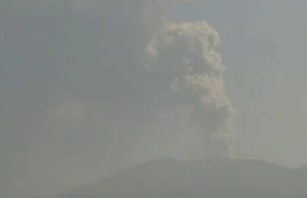 原创            鹿儿岛火山喷发 ，日本末世预言仅剩1天，离日民众人数增加