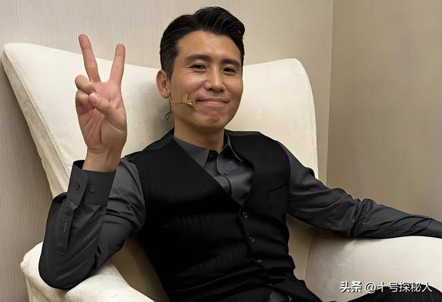 原创            “藏”了这么多年，原来她就是李乃文的老婆，侧脸像赵薇气质绝佳