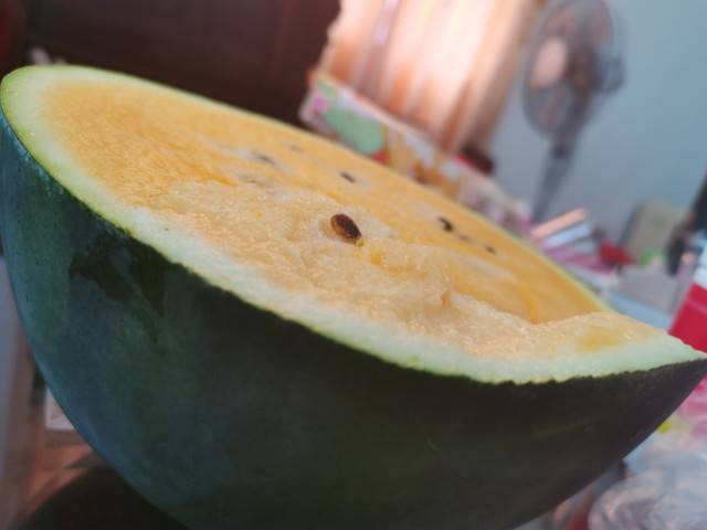 原创            夏天，建议大家少吃西瓜，多吃它，两元一斤，脆甜营养，还解馋！