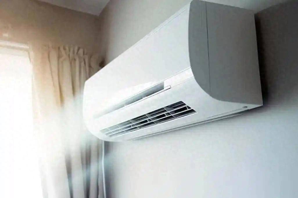 男子在空调房突发心梗，医生告诫：夏季炎热，老人吹空调牢记4点