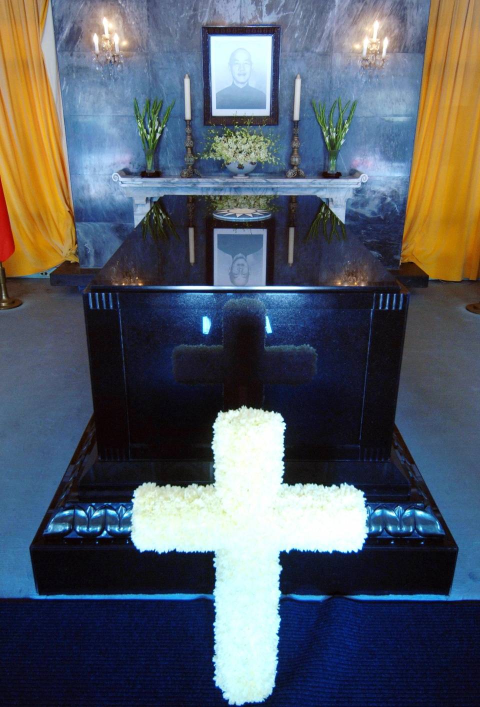 原创            蒋介石之死：车祸和钱副官是催命符，死前回光返照，对长子说七字